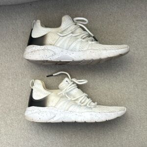 Fabletics White Shoes Sneakers Trainers Size 8.5